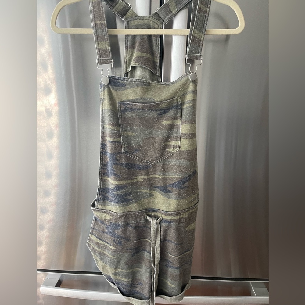 Neely Camo Print Women's Short Overalls - Olive Green